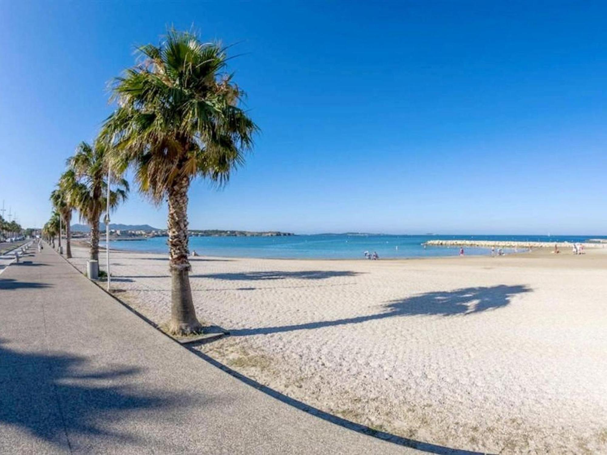 T2 Avec Parking, Piscine Et Tennis A 200m Des Plages - Fr-1-316-94 *
